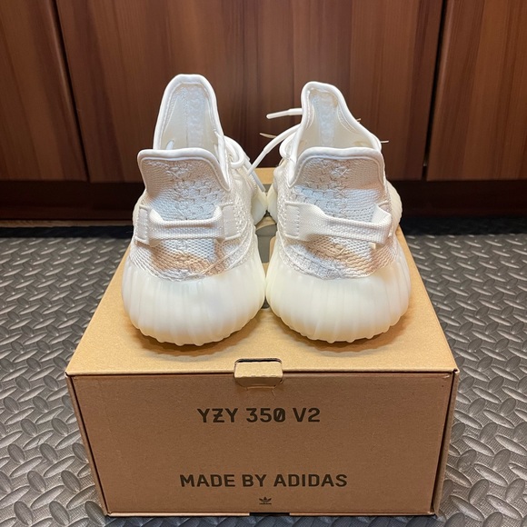 YEEZY Boost 350 V2 Bone Size 10 - Picture 5 of 6